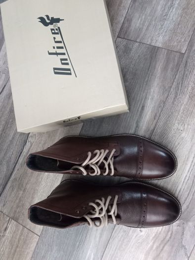 Onfire Brand Mens Textured  Leather Boots.
