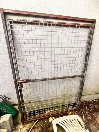 dog run gate