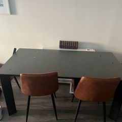 table and 4 chairs