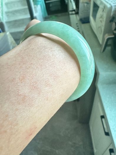 Type A Jade bangle (Jadeite)