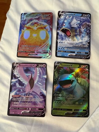 Pokemon Cards Bundle 200 Cards Spanish V, VMAX, GX & Full Art Styles