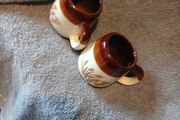 2 cermic vintage mugs