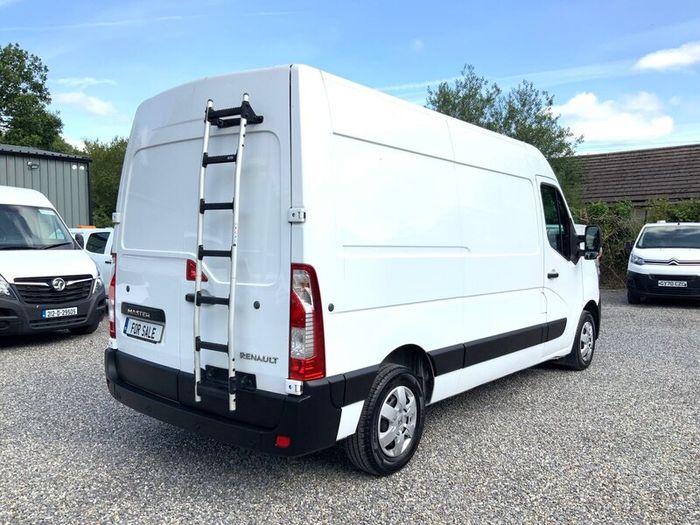 Renault Master Mwb 2.3 Dci ( 1 year warranty ) .