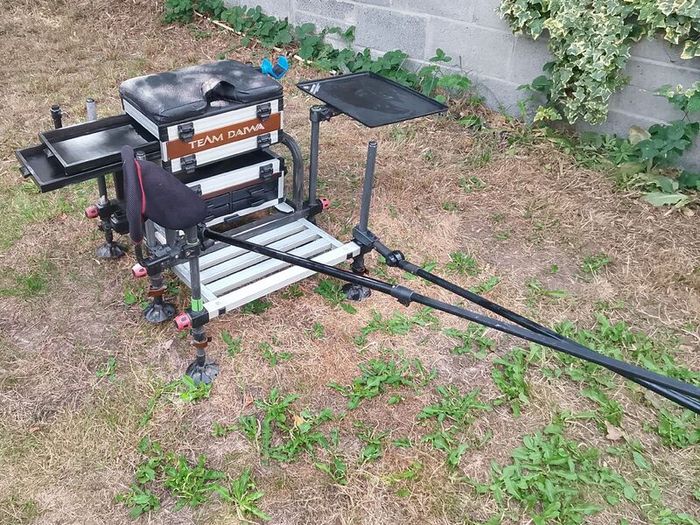 Daiwa Team seat box with accessories