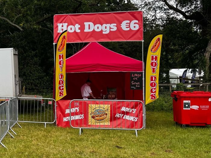 hot dog cart