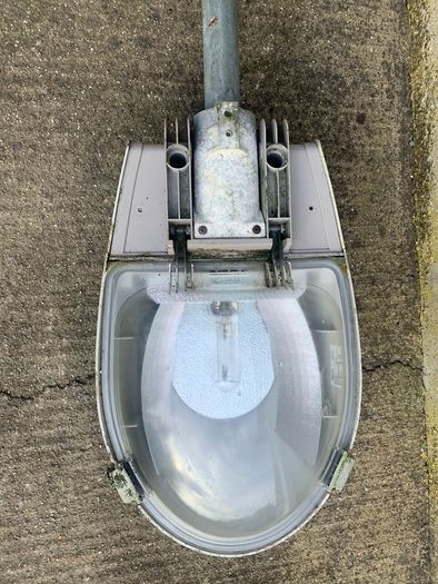 4 Large industrial yard lights all good only need a wipe down from dust