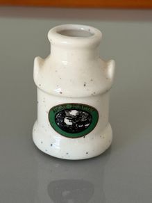 Vintage Amish Country toothpick holder