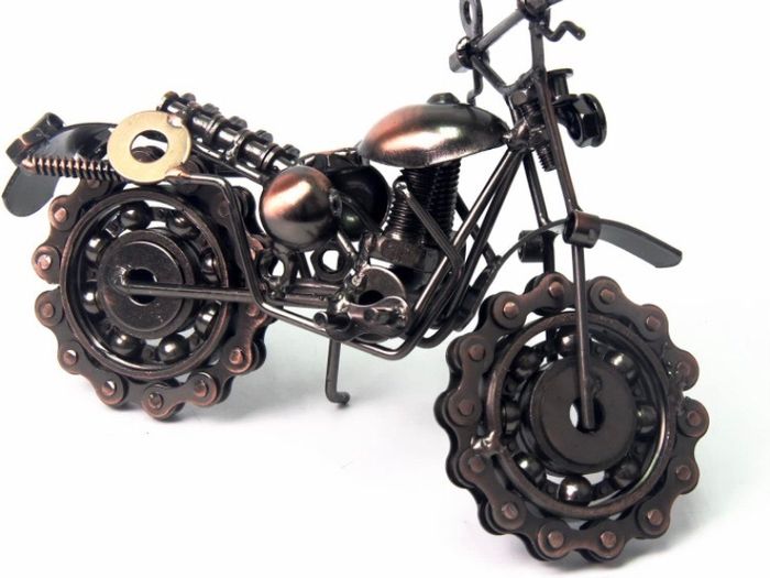 Signstek Vintage Handcrafted Iron Motorbike Model with Chainwheel as Collectible Art Sculpture for Motorcycle Lovers, Bronze Tone Metal