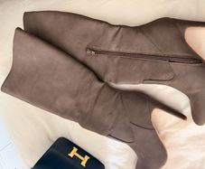 knee boots