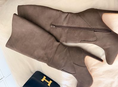 knee boots