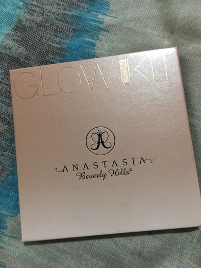 Anastasia Beverly Hills that glow glow kit