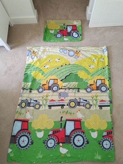 Duvet cover X2 + Pillowcase X4 + Bed sheetsX2 (Tractor theme)