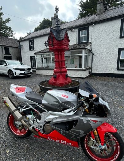 Aprilia RSV1000/ Rv60
