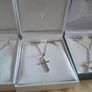 silver chain and pendant Image 3