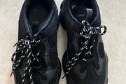 Black casual shoes