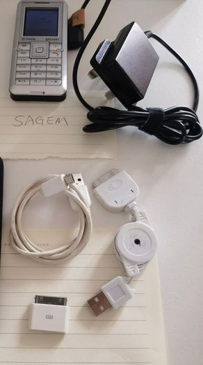 A Bundle Sale of 8 Mobile Phones