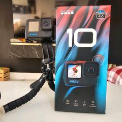 Gopro Hero 10 Black immaculate with accessories