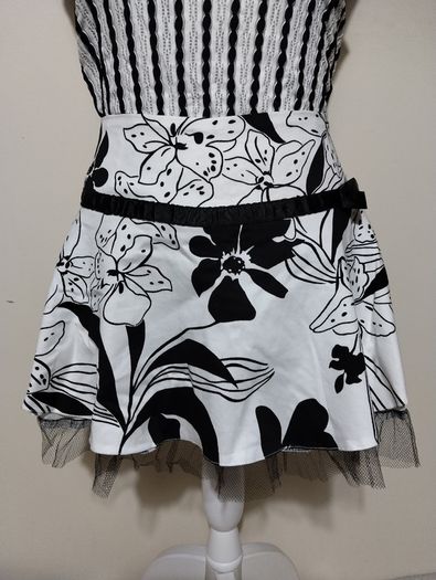 fabulous Ax Paris Black & White Skirt