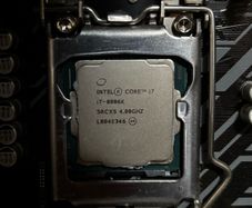 Intel i7-8086K Limited Edition CPU + Gigabyte Z370 Motherboard