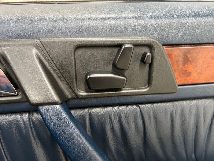 Mercedes-Benz E-Class 1994