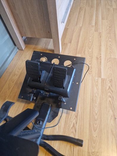 gaming chair wheel and peddles