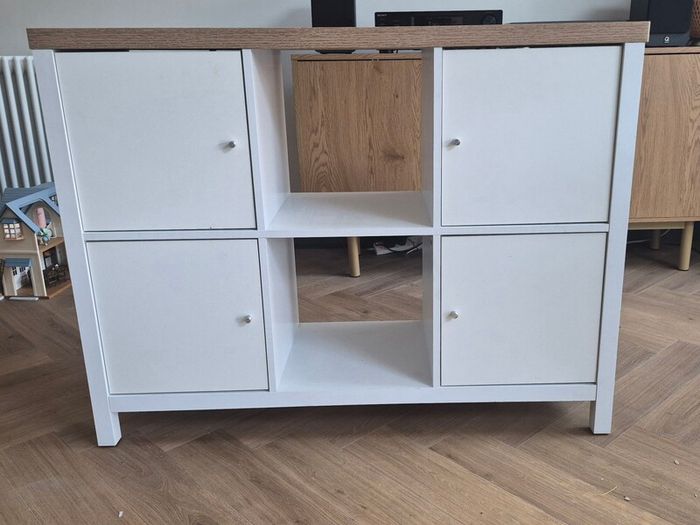 sideboard
