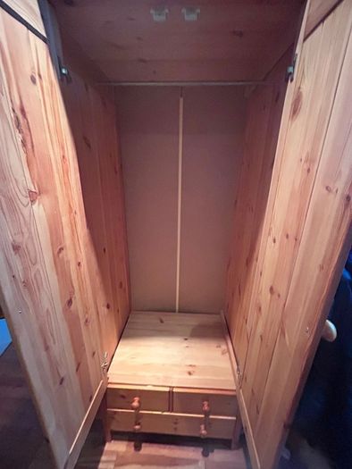 wardrobe