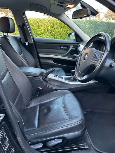 BMW 3-Series 2010