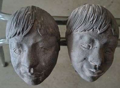 2 plaster cast wall decor