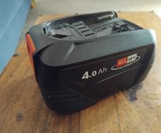 Bosch 18V - 4.0ah battery and charger