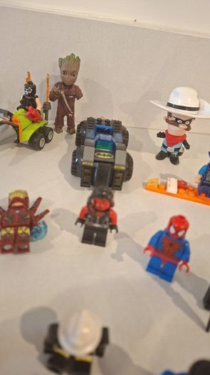 Lego Mini Figures x25