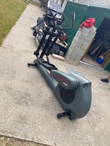 Life Fitness 9500HR commercial cross trainer
