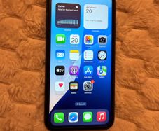 Apple iPhone XR 64 Gb Unlocked Excellent Condition