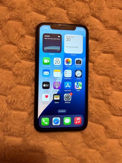 Apple iPhone XR 64 Gb Unlocked Excellent Condition