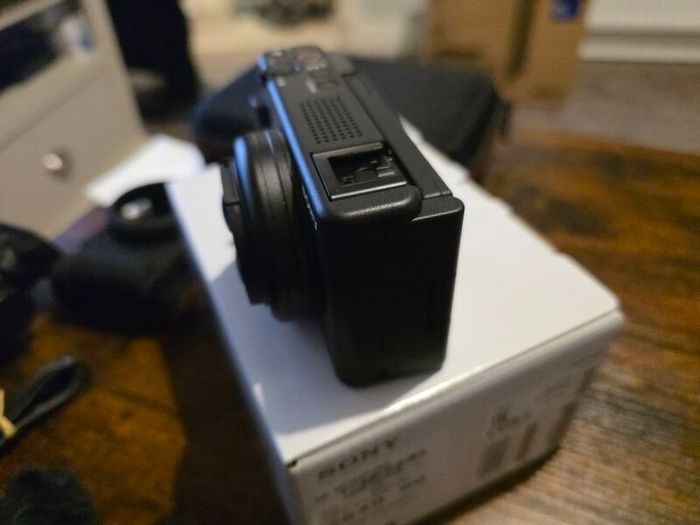 Sony Digital Camera ZV-1F Vlogger Camera bundle like new