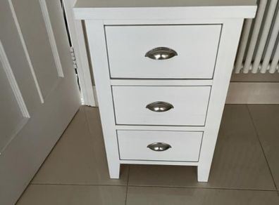 Chest of Drawers and Bedside Lockers Matching Set