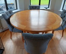 Oak Round Table