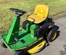 JOHN DEERE GX75 ride on lawnmower