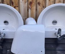 Bathroom sink