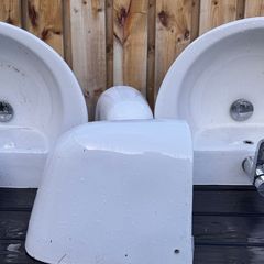 Bathroom sink