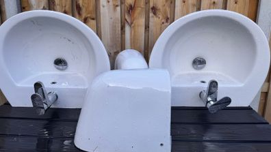 Bathroom sink