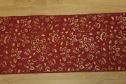 New - A Beautiful Wine Table Runner - 40cm x 150cm