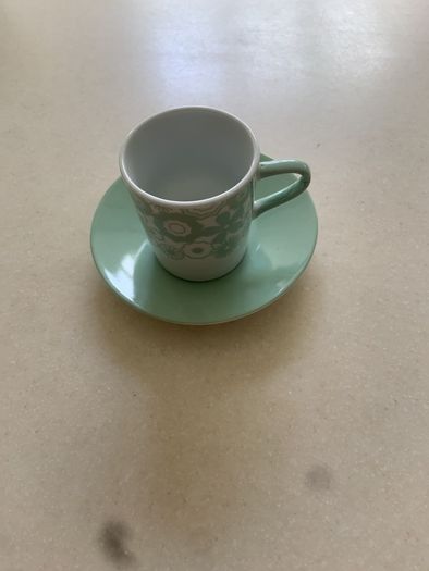 Espresso coffee cups & saucers x 3