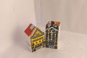 Salt and pepper set with reproductions of Casa Batllo and Casa Amatller made of ceramics and painted in a craft workshop in Barcelona. ceramic great gift present