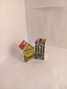 Salt and pepper set with reproductions of Casa Batllo and Casa Amatller made of ceramics and painted in a craft workshop in Barcelona. ceramic great gift present