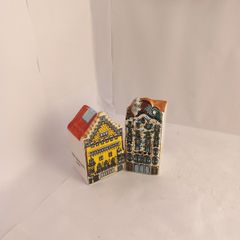 Salt and pepper set with reproductions of Casa Batllo and Casa Amatller made of ceramics and painted in a craft workshop in Barcelona. ceramic great gift present