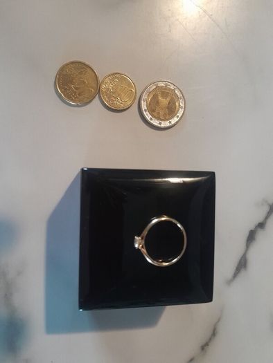 14 kt gold diamond ring