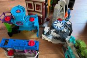 Superhero Forts