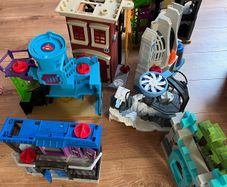 Superhero Forts