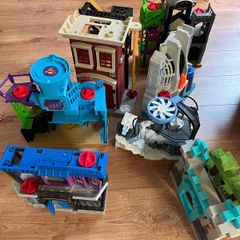 Superhero Forts